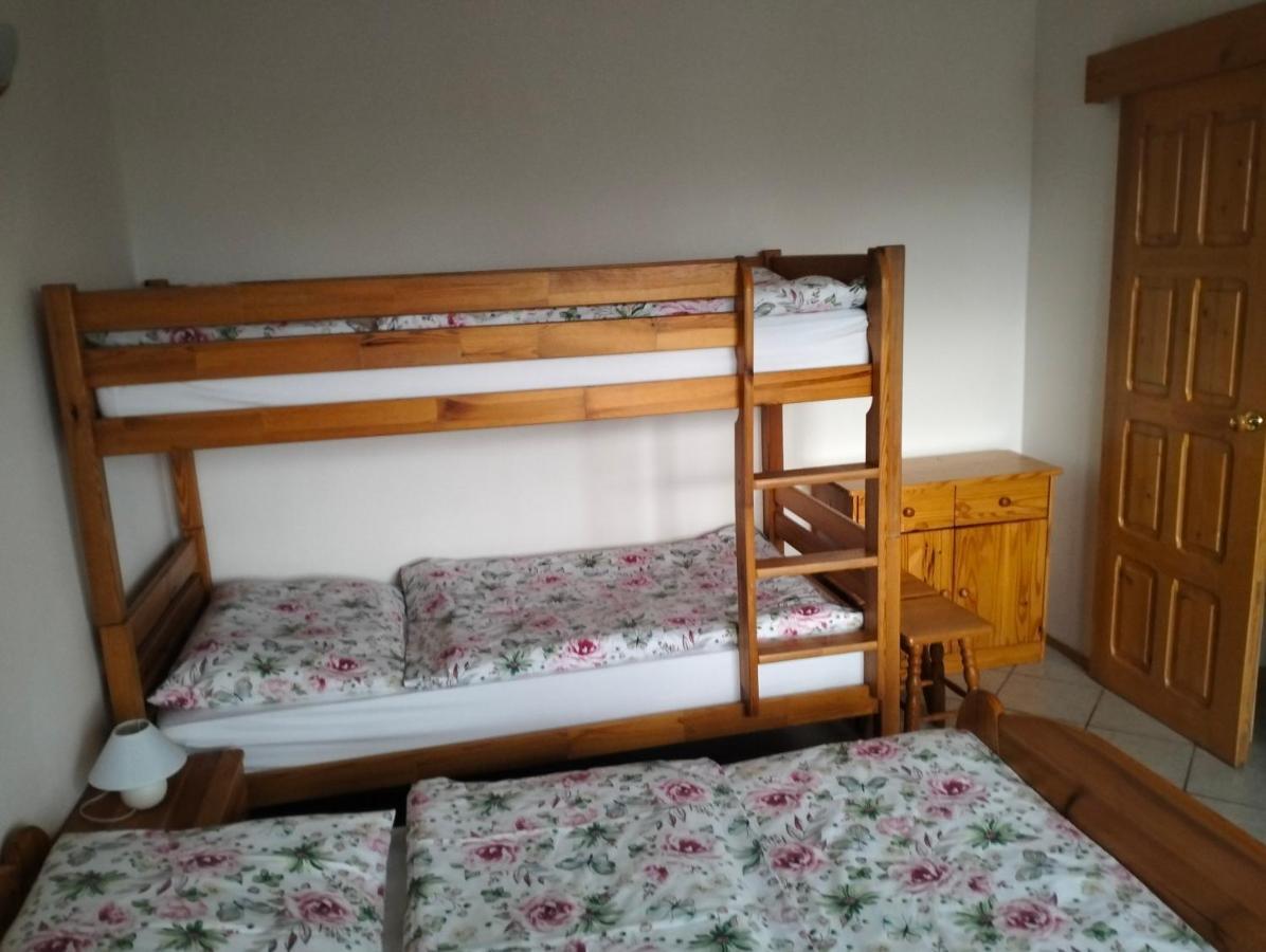 A-Privat Hotel Liptovský Mikuláš Buitenkant foto